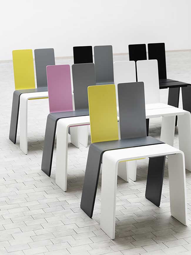 A Cadeira Shanghay exposta no Salone Internazionale del Mobile ilustra nosso artigo sobre a cadeira colorida da Wood.