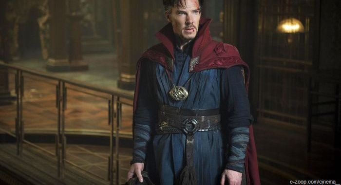 Benedict cumberbatch como o Doutor Stephen Estranho, o poderoso Mestre das Artes Místicas, mais um integrante dos Vingadores.