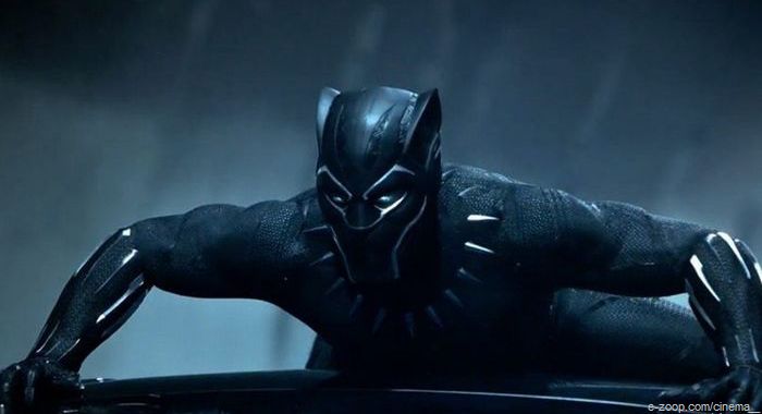 T'Challa, Rei de todos os Wakandas e integrante dos Vingadores, como o Pantera Negra.