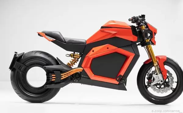 moto elétrica com visual agressivo e  motor de 108 cv