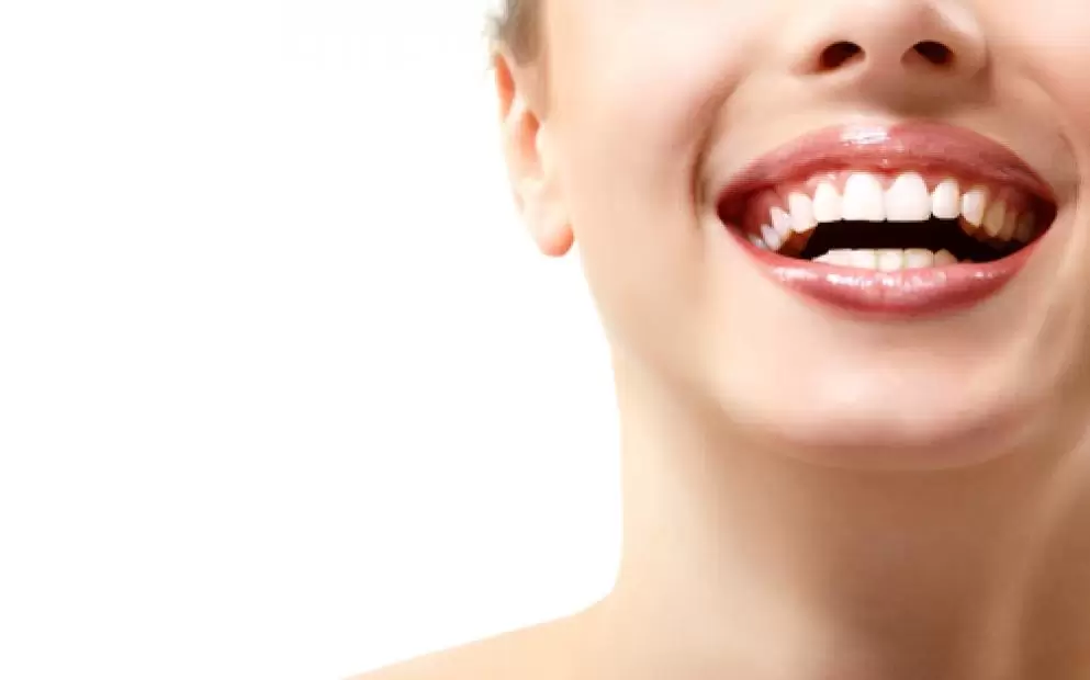 Vai fazer implante dentário? Veja os maiores riscos desse tipo de tratamento