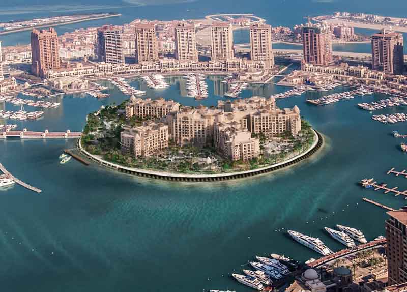 Vista aérea do St. Regis Marsa Arábia Island - The Pearl no Qatar um dos hotéis da Copa do Mundo 2022.