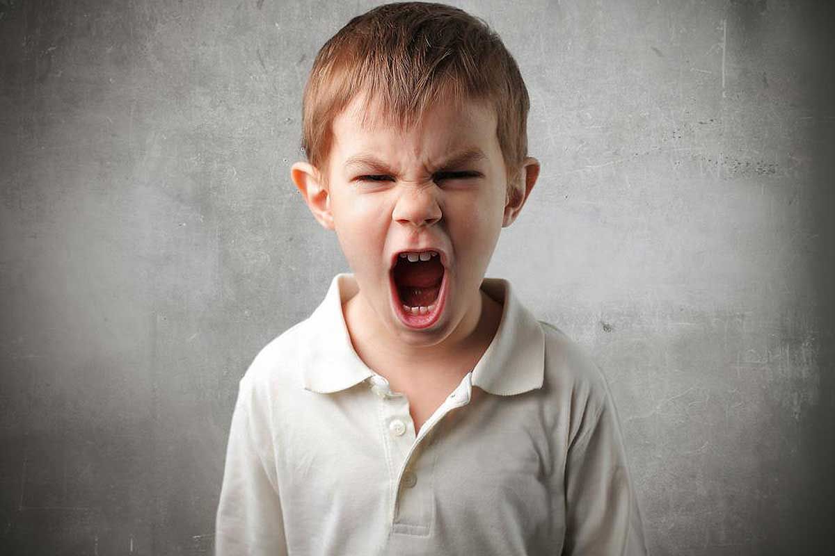 Como ajudar a criança a controlar a raiva